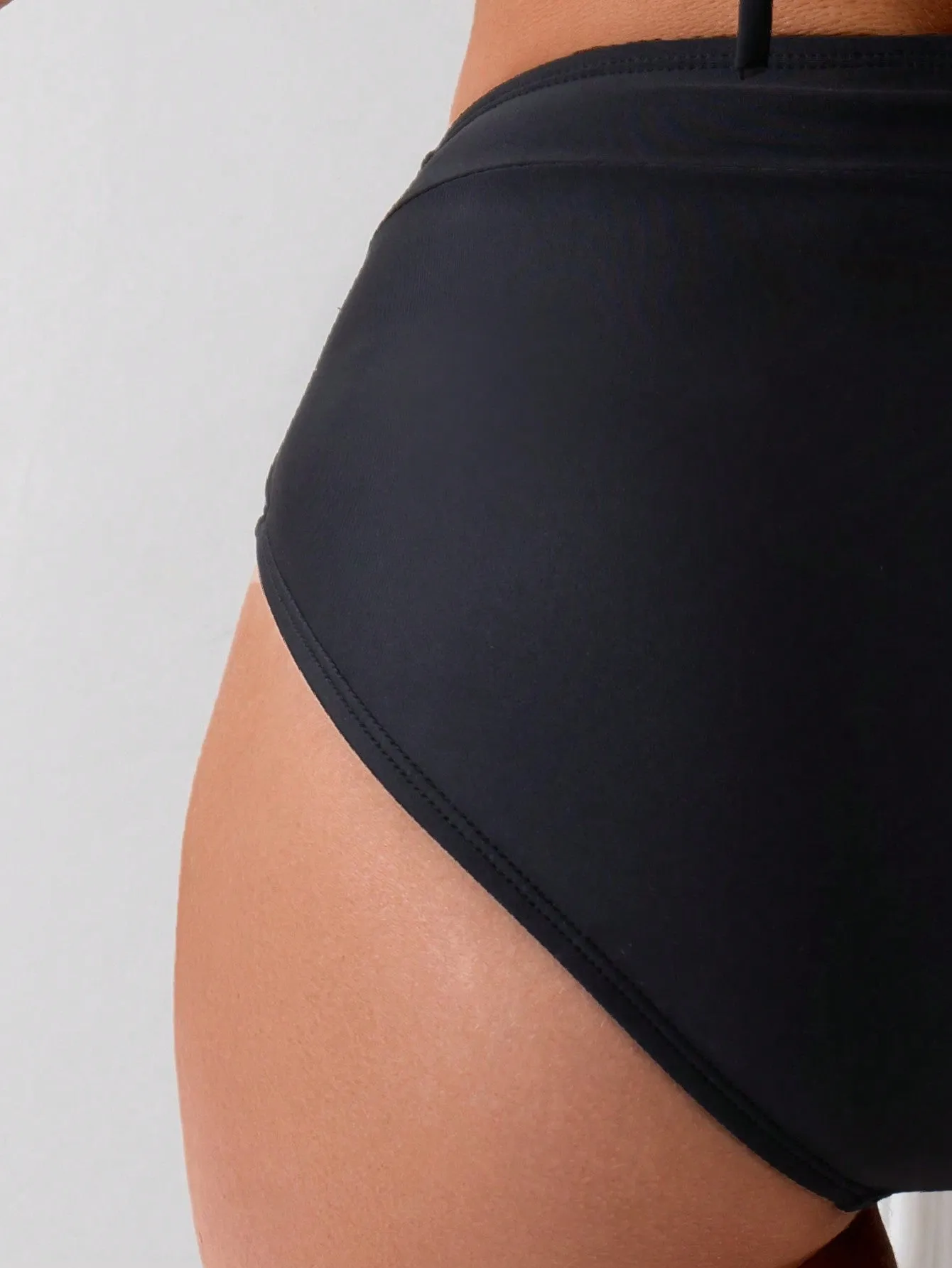 Bikini de cobertura completa para mujer en Cherry Vibes