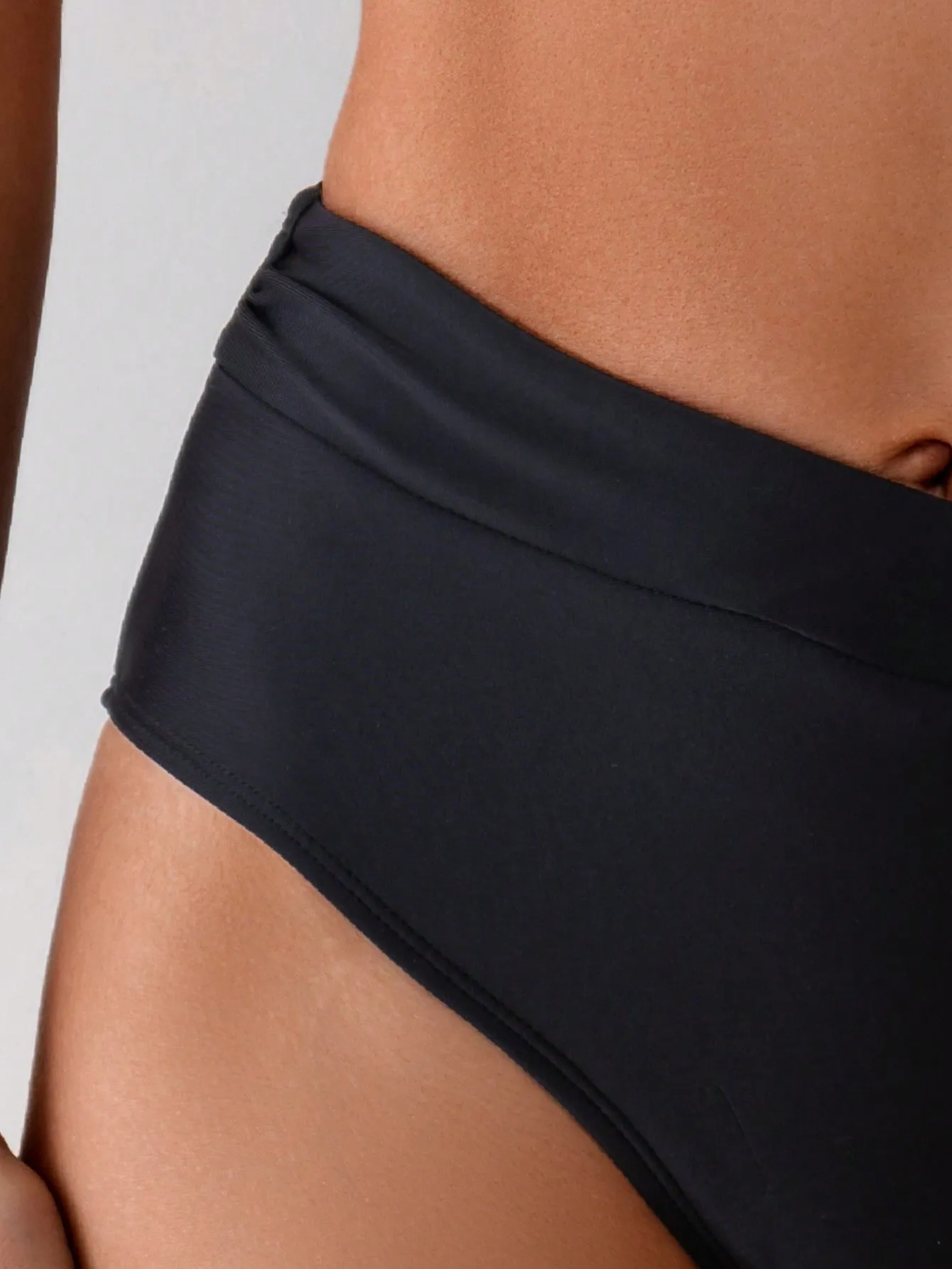 Bikini de cobertura completa para mujer en Cherry Vibes