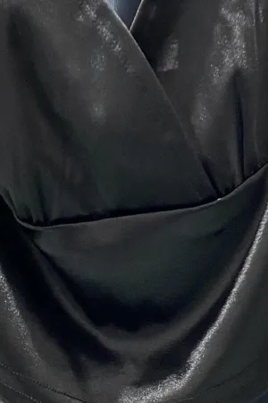 Black Sleeveless Solid Satin Crop Top 3/22/24 8346