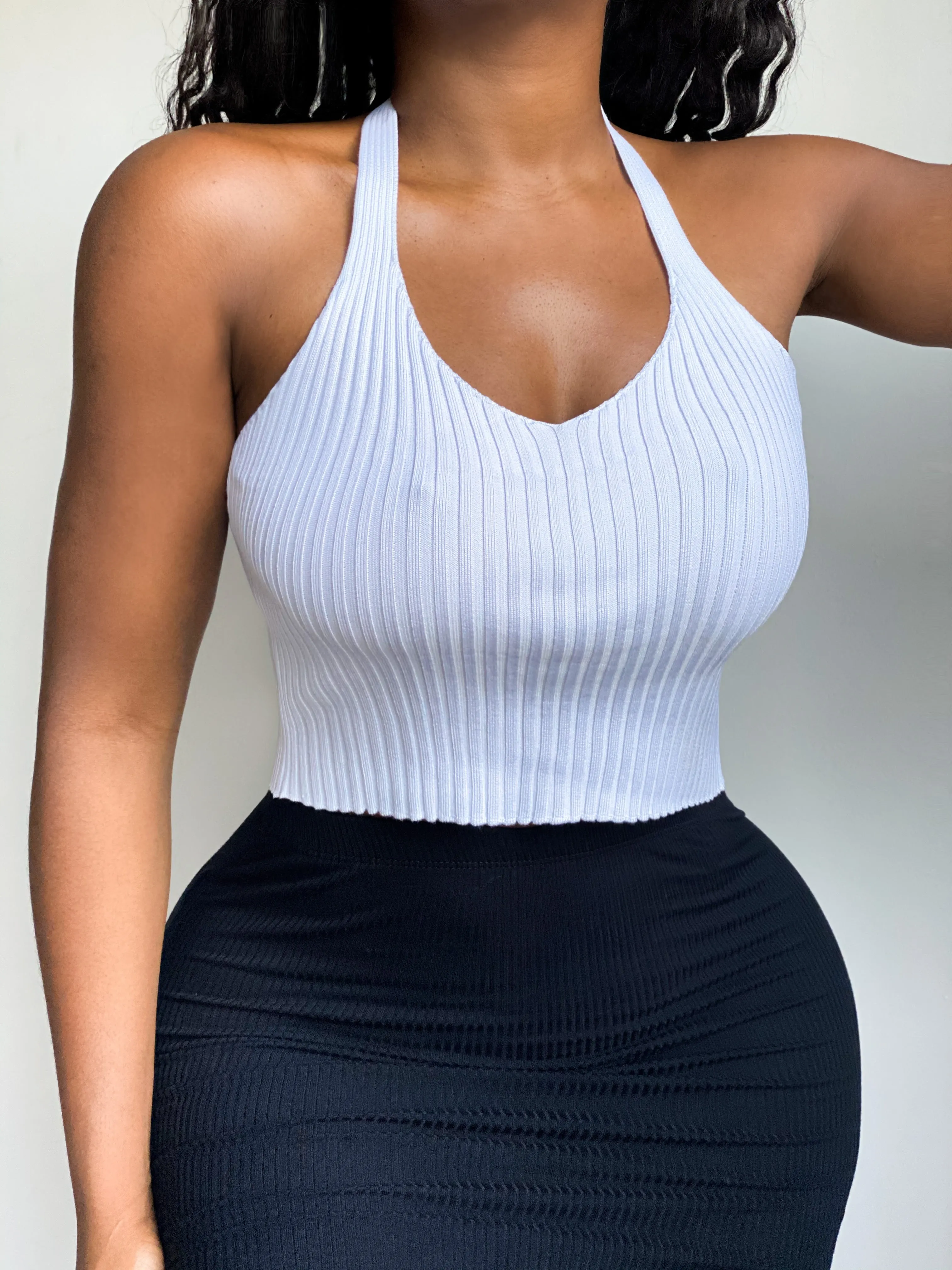 RIBBED HALTER CROP | TOP