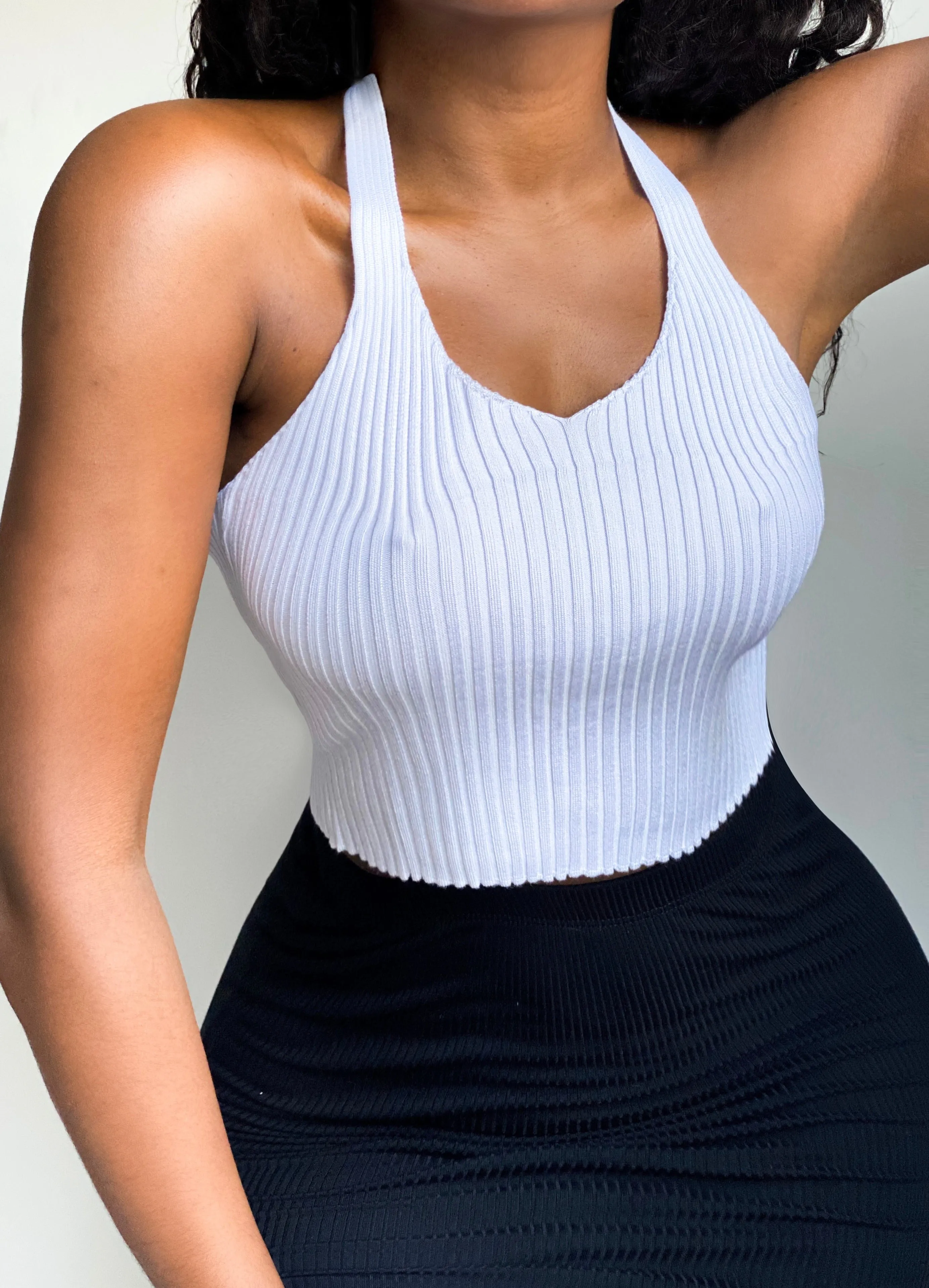 RIBBED HALTER CROP | TOP