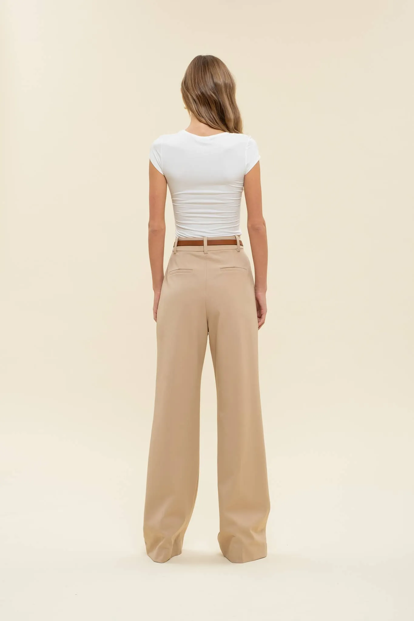 SEAMLESS SCOOP NECK SHORT SLEEVE KNIT TOP