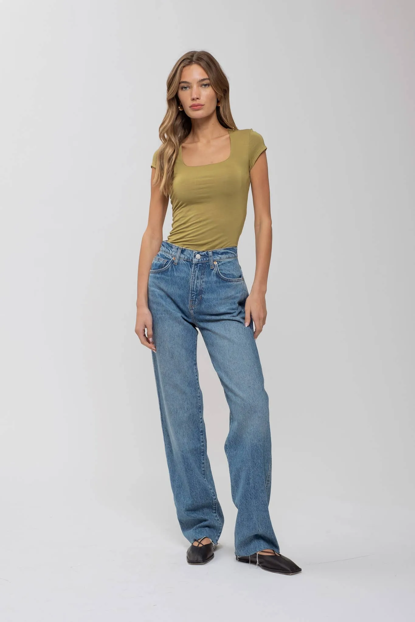 SEAMLESS SCOOP NECK SHORT SLEEVE KNIT TOP