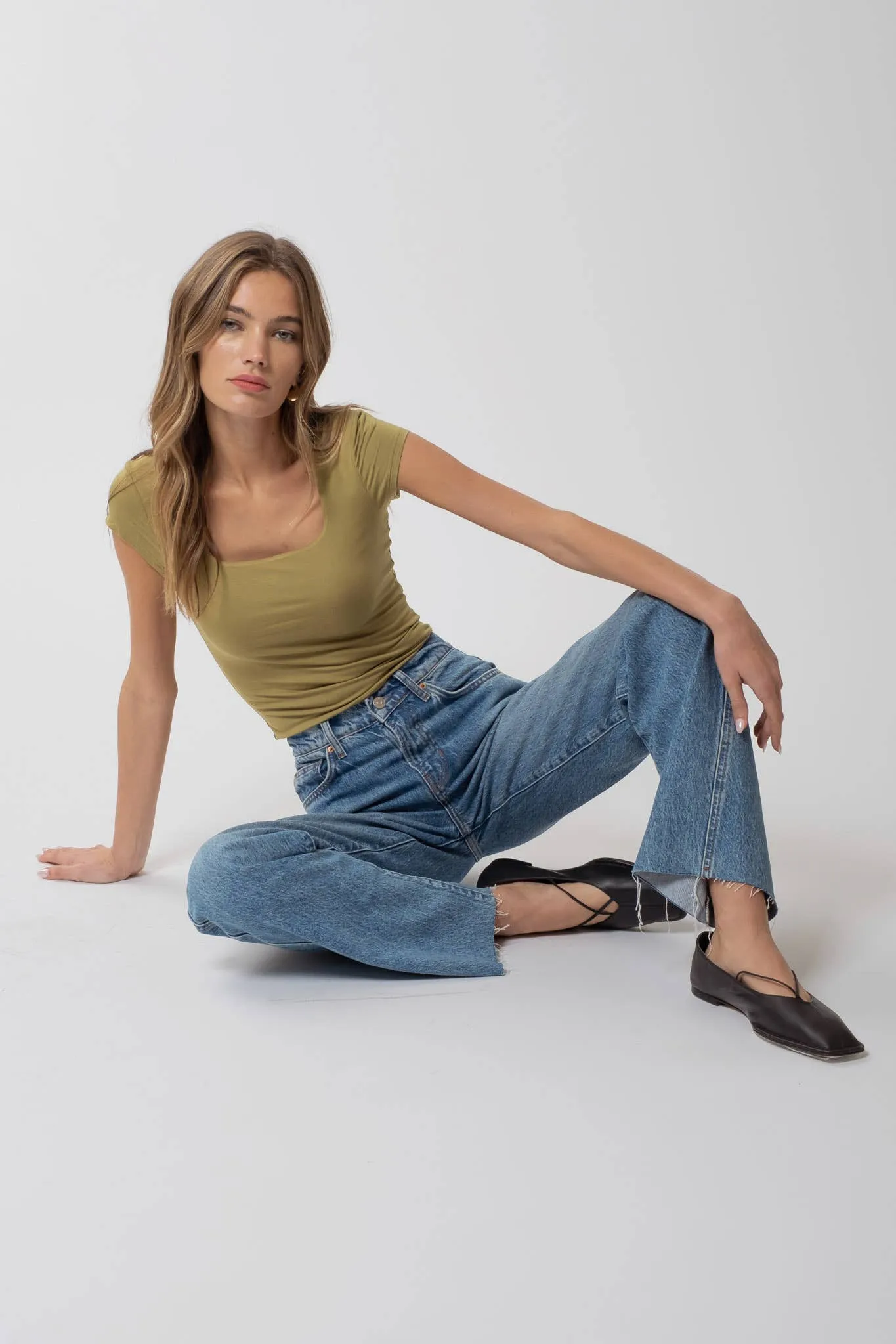 SEAMLESS SCOOP NECK SHORT SLEEVE KNIT TOP