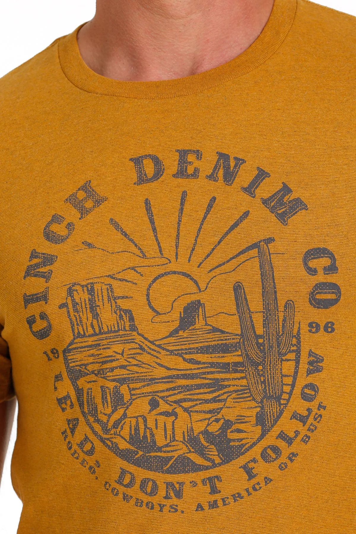 The Gold Cinch Men's Mountain Graphic Short Sleeve T-Shirt
