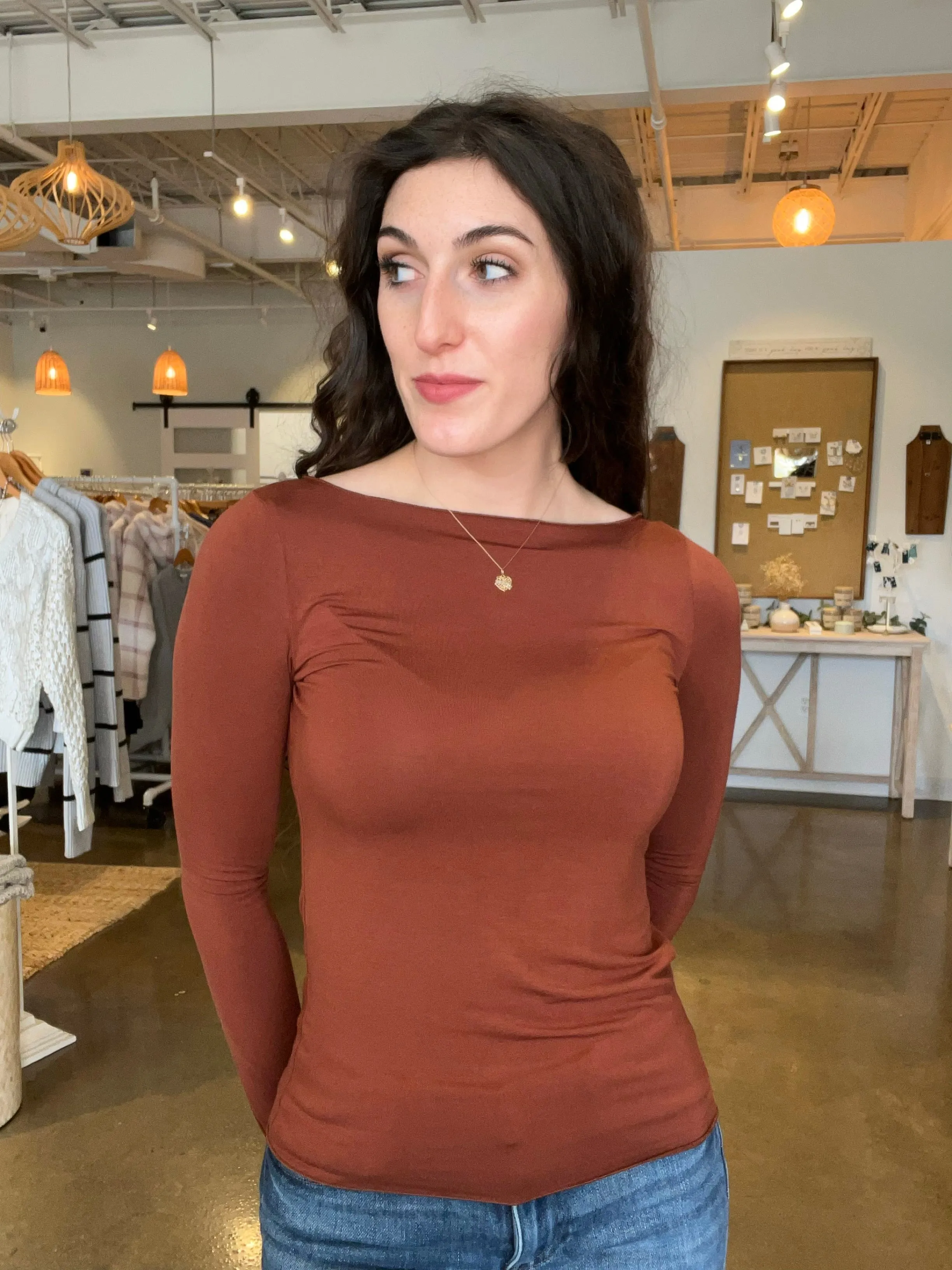 Vera Boat Neck